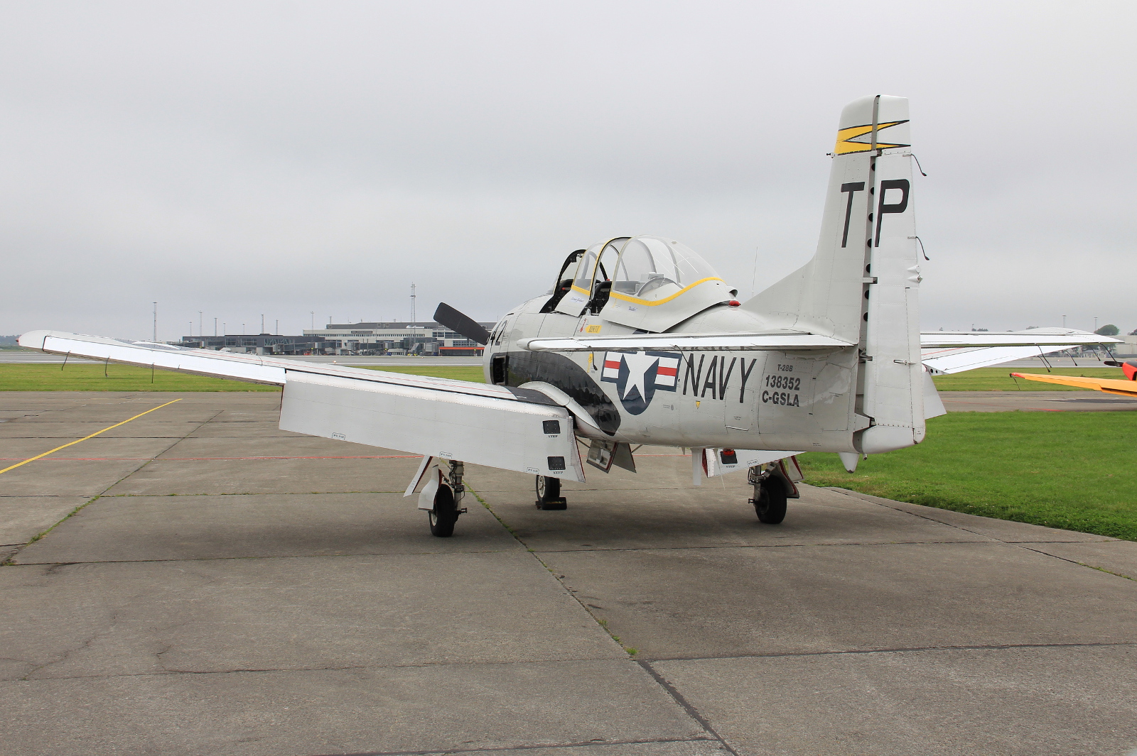 C-GSLA · North American T-28B Trojan · (SVG / ENZV)