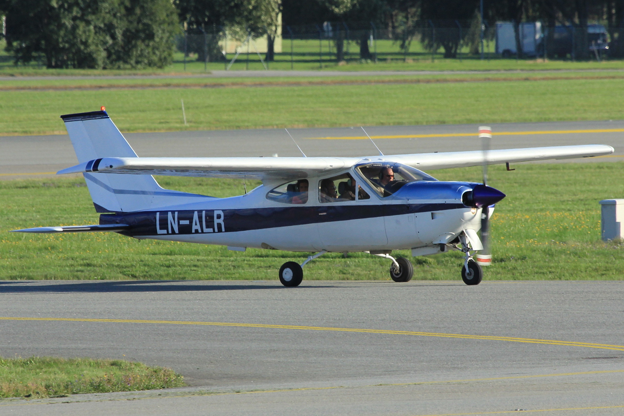 LN-ALR · Cessna 177RG Cardinal · (SVG / ENZV)