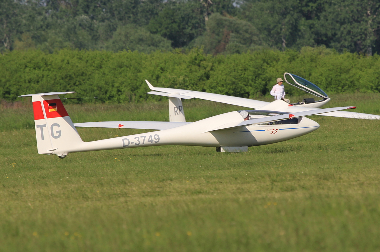 D-3749 · PZL Bielsko SZD-55-1 Promyk · (EPST)
