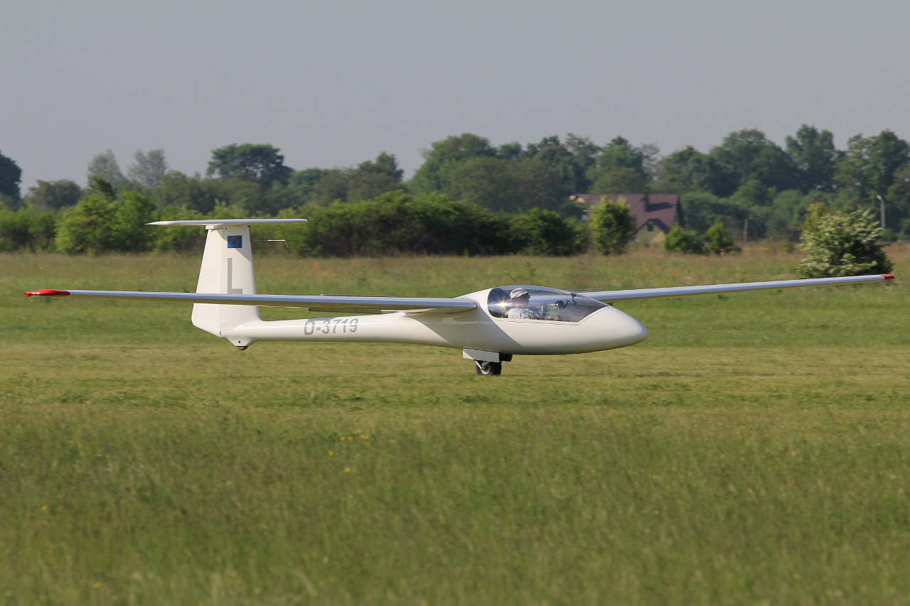 D-3719 SZD-48-3 Jantar Standard 3