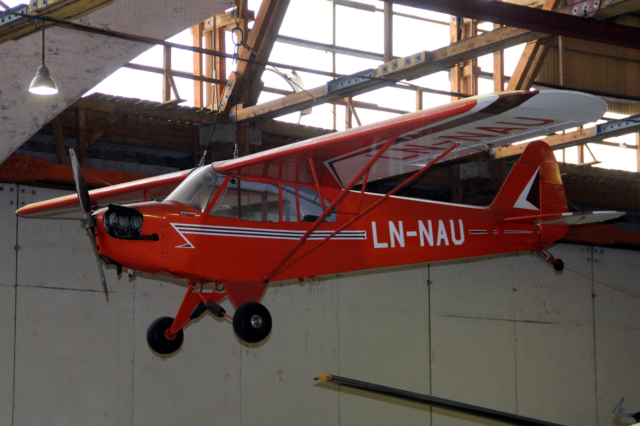 LN-NAU · Piper L-4H Grasshopper · (SVG / ENZV)