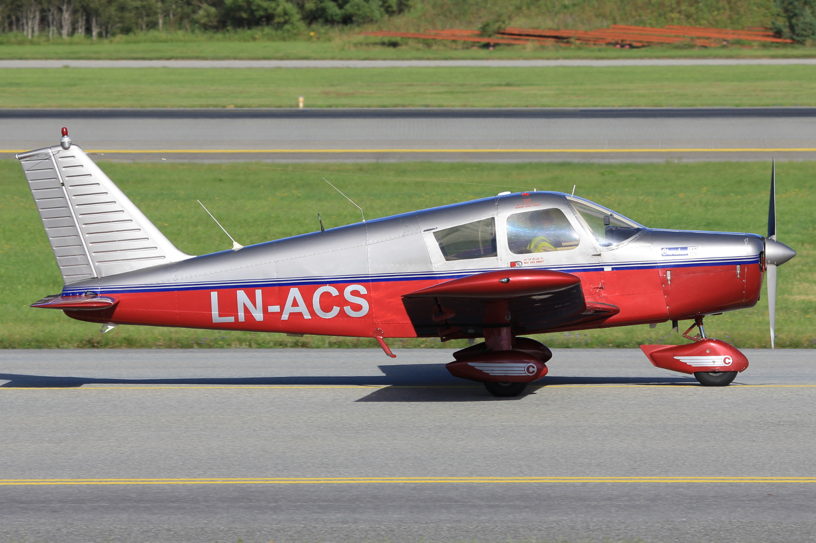 LN-ACS · Piper PA-28-140 Cherokee B · (SVG / ENZV)
