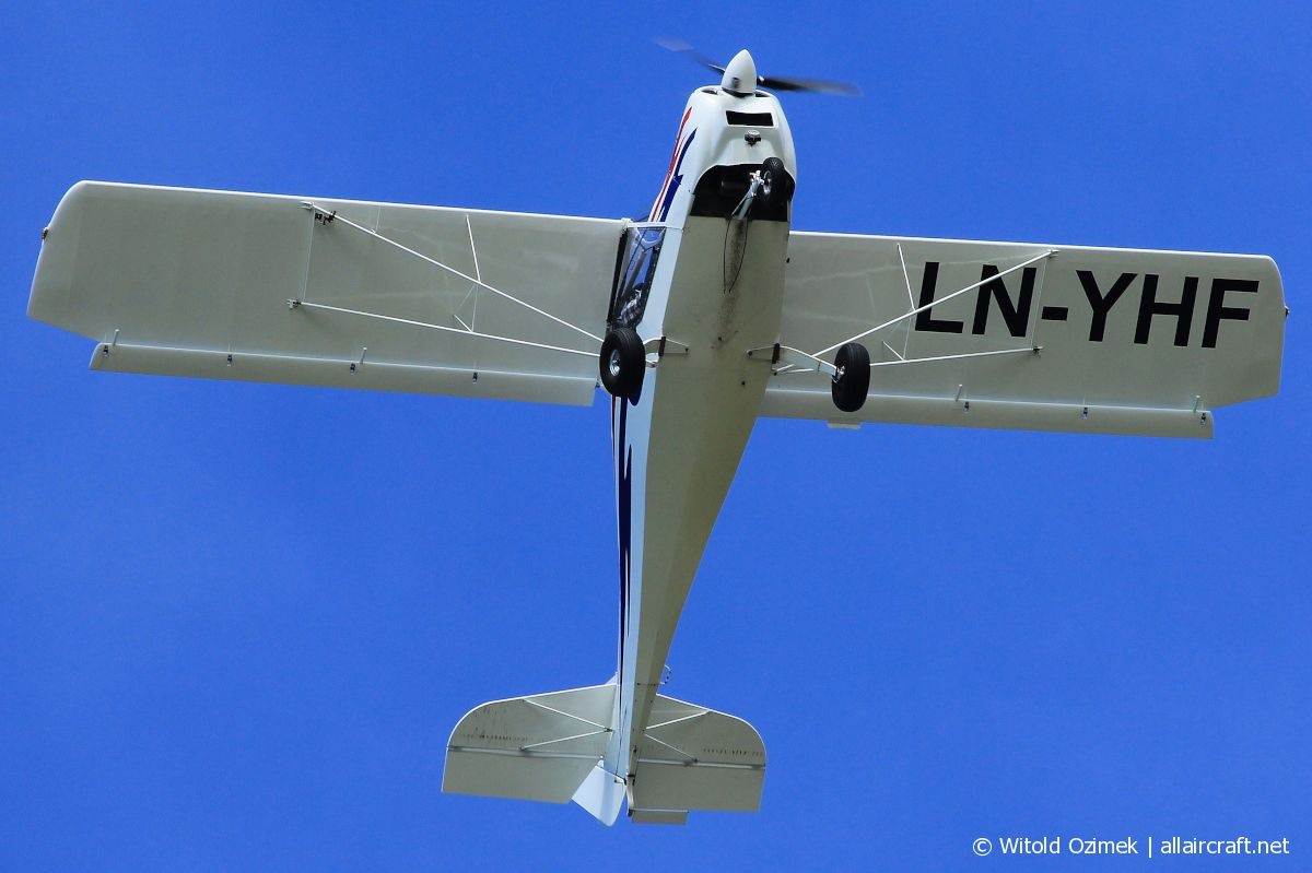 LN-YHF (N010315) Apollo Fox