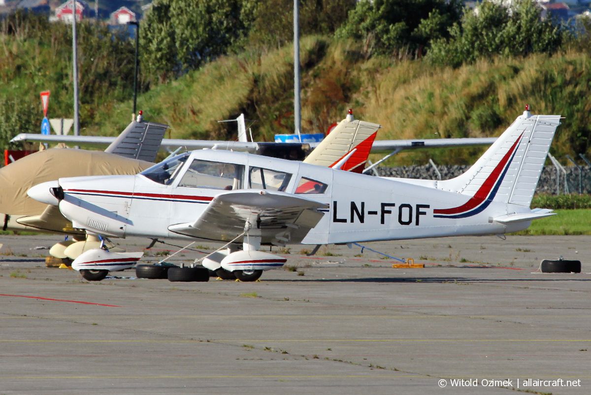 LN-FOF (28-7305404) Piper PA-28-180