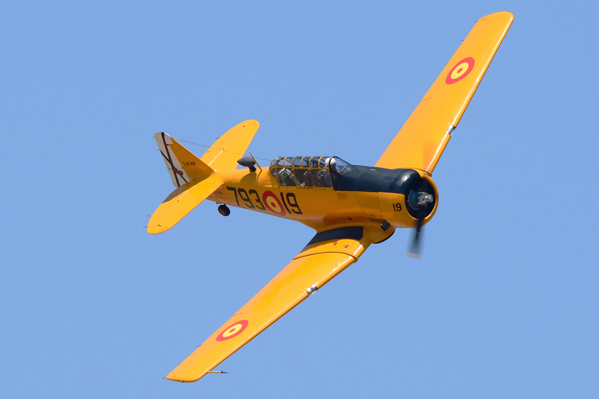 EC-DUN / 793-19 1952 North American T-6G Texan