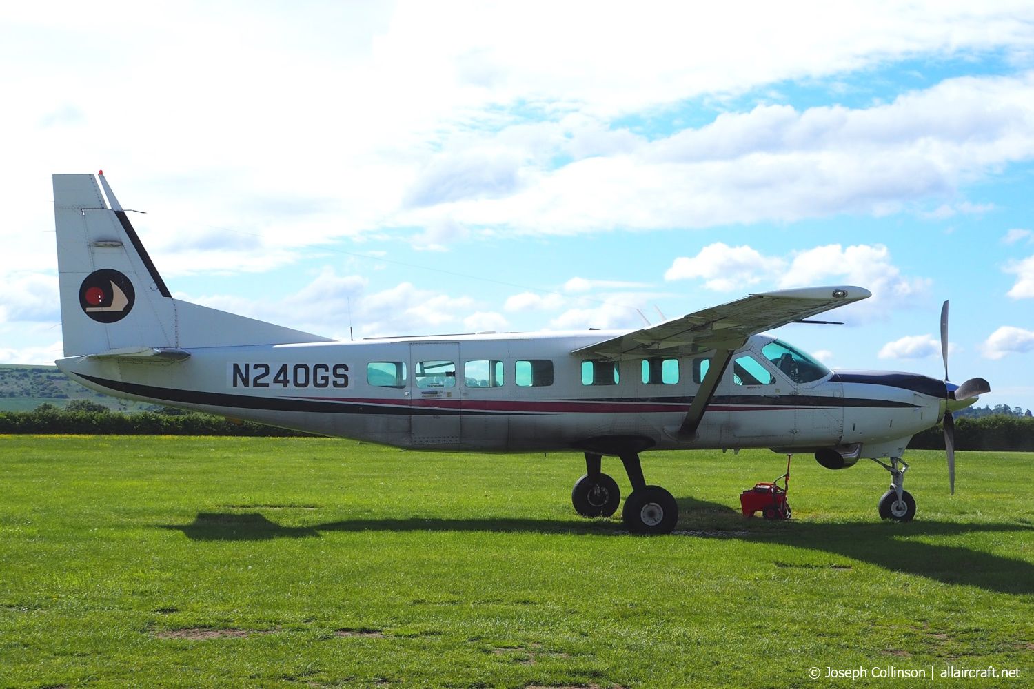 N240GS · Cessna 208B Grand Caravan · (EGLS)