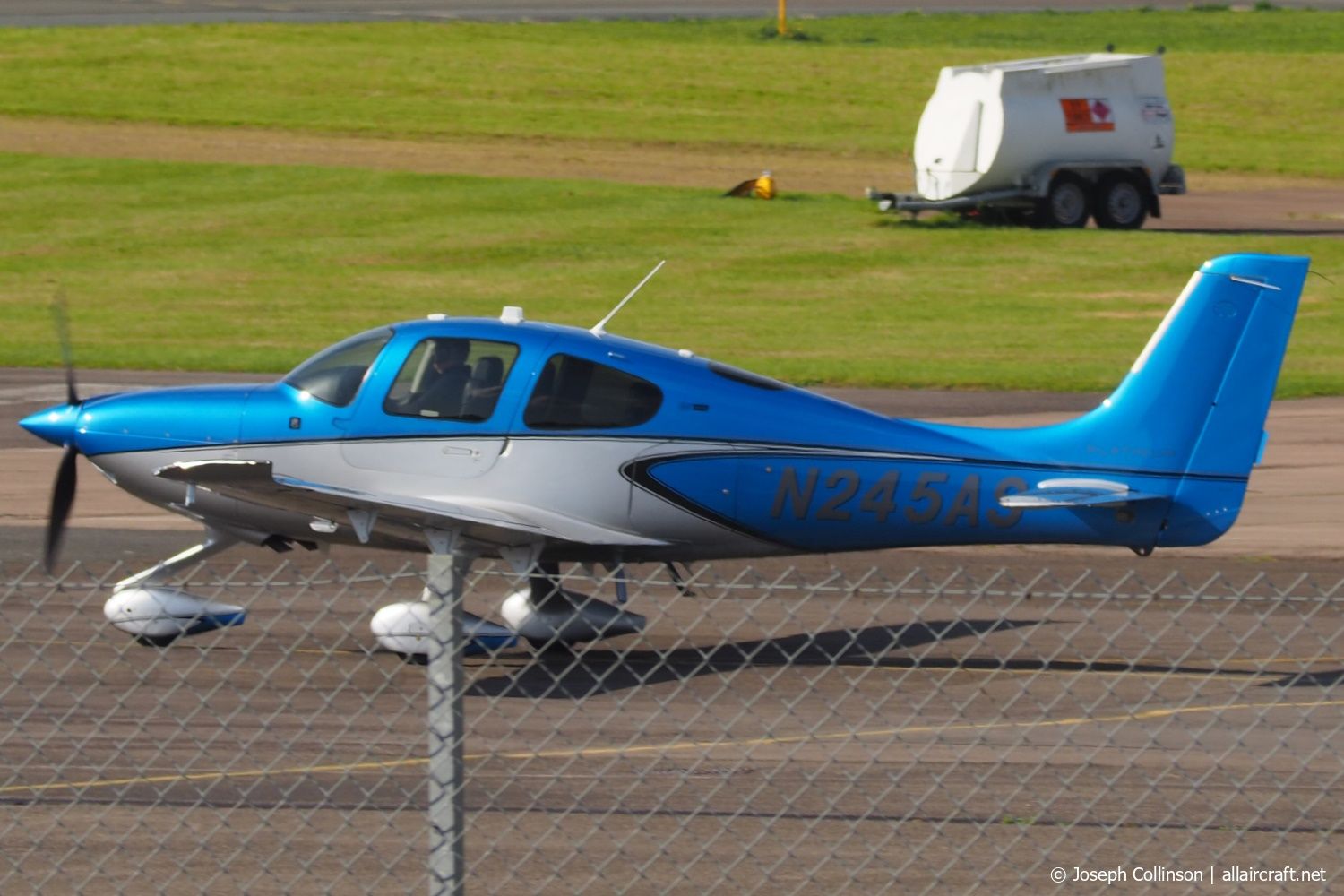 N245AS · Cirrus SR22T · (GLO / EGBJ)