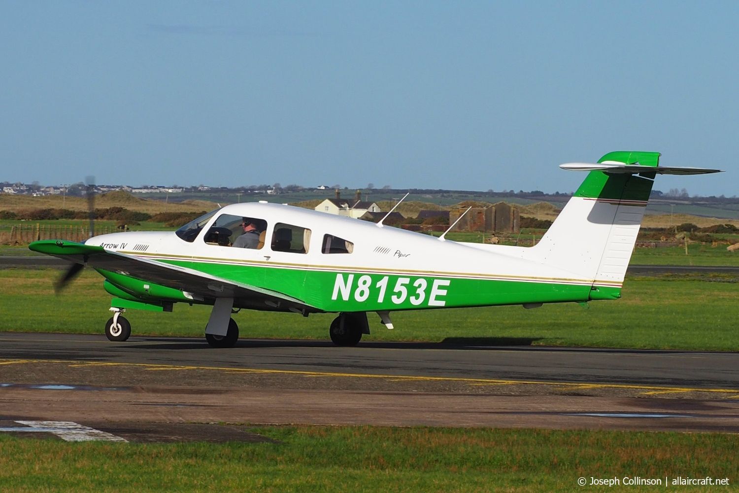 N8153E · Piper PA-28RT-201T · (EGCK)