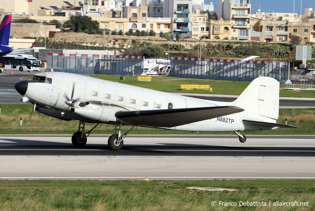 N882TP · Douglas DC-3C-TP · (MLA / LMML)