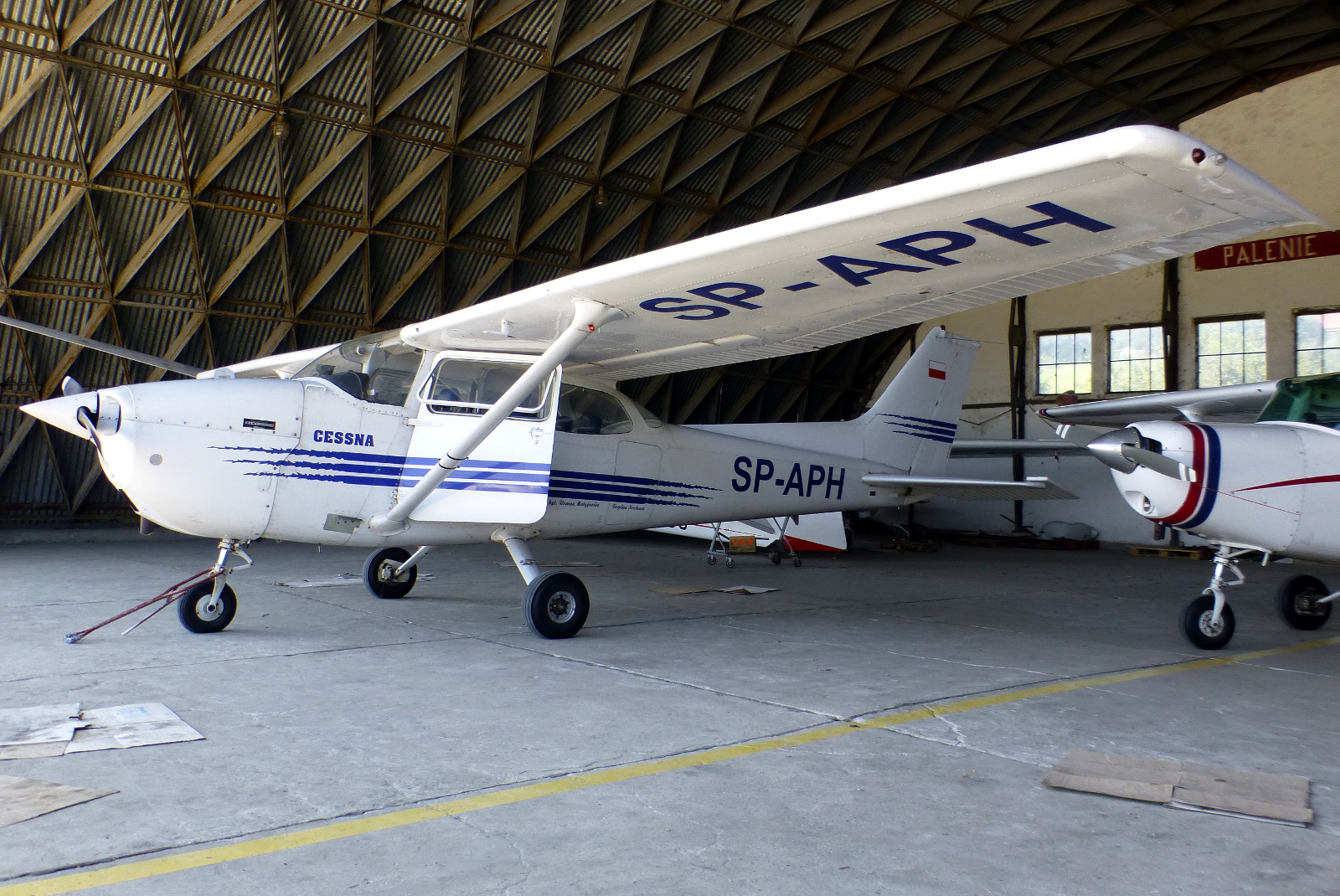SP-APH · Cessna 172 Skyhawk · (EPNL)