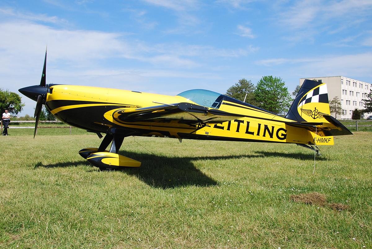F-HMKF (SC045) Extra EA-330SC