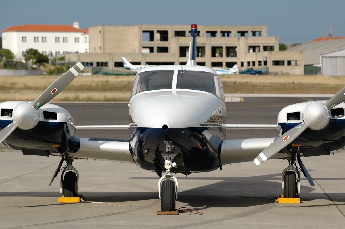 PH-COM, (cn 30-279), Piper PA-30-160 Twin Comanche