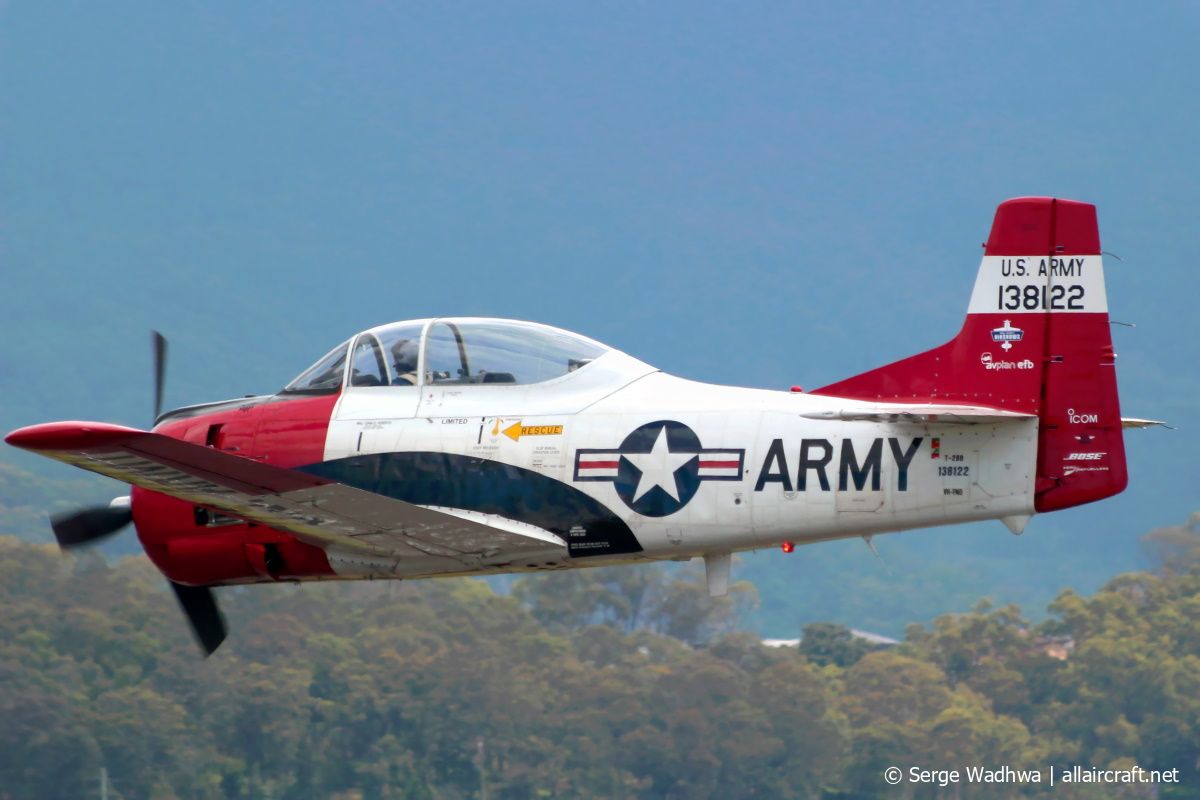 VH-FNO · North American T-28B Trojan · (WOL / YWOL)