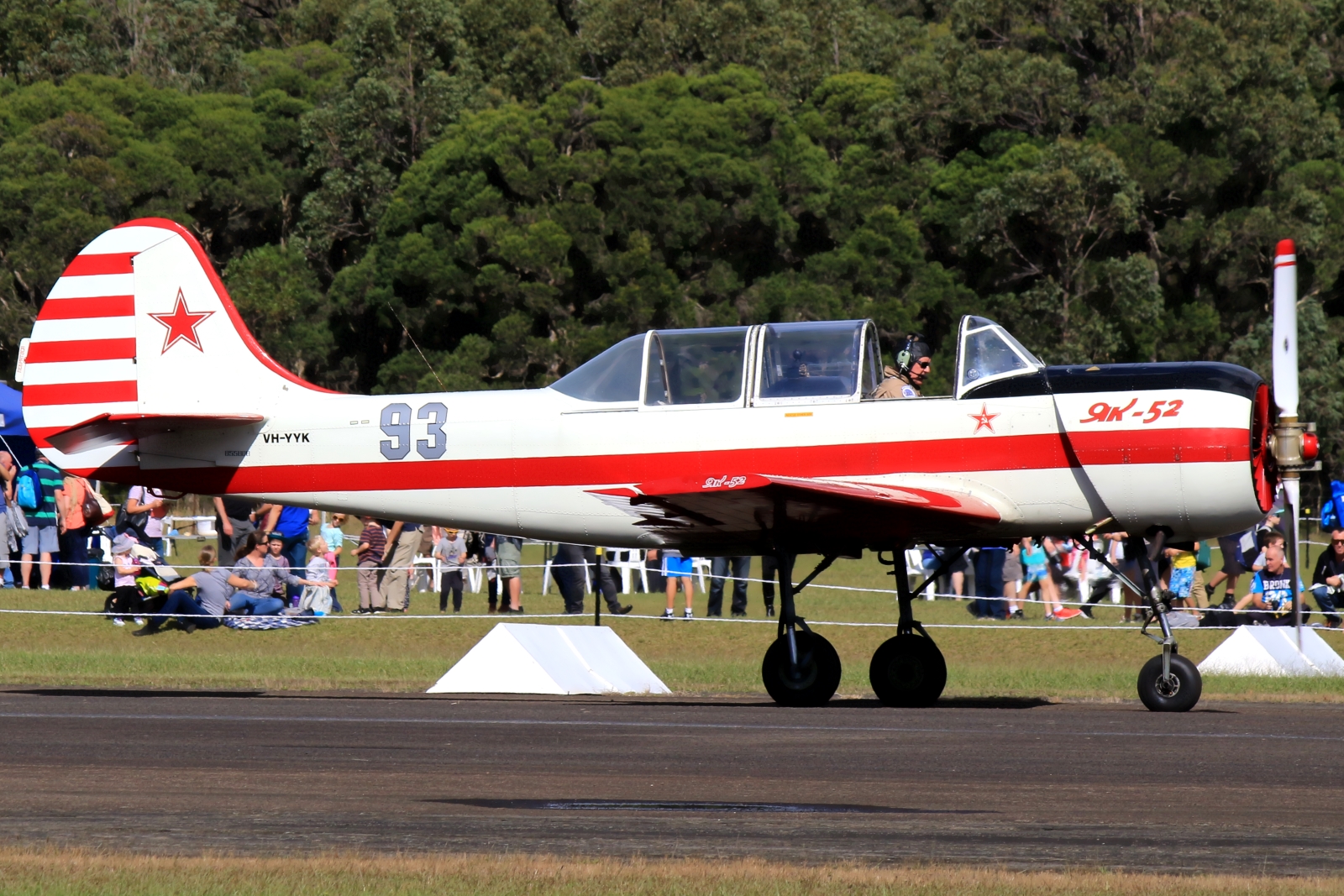 VH-YYK · Yakovlev Yak-52 · (WOL / YWOL)