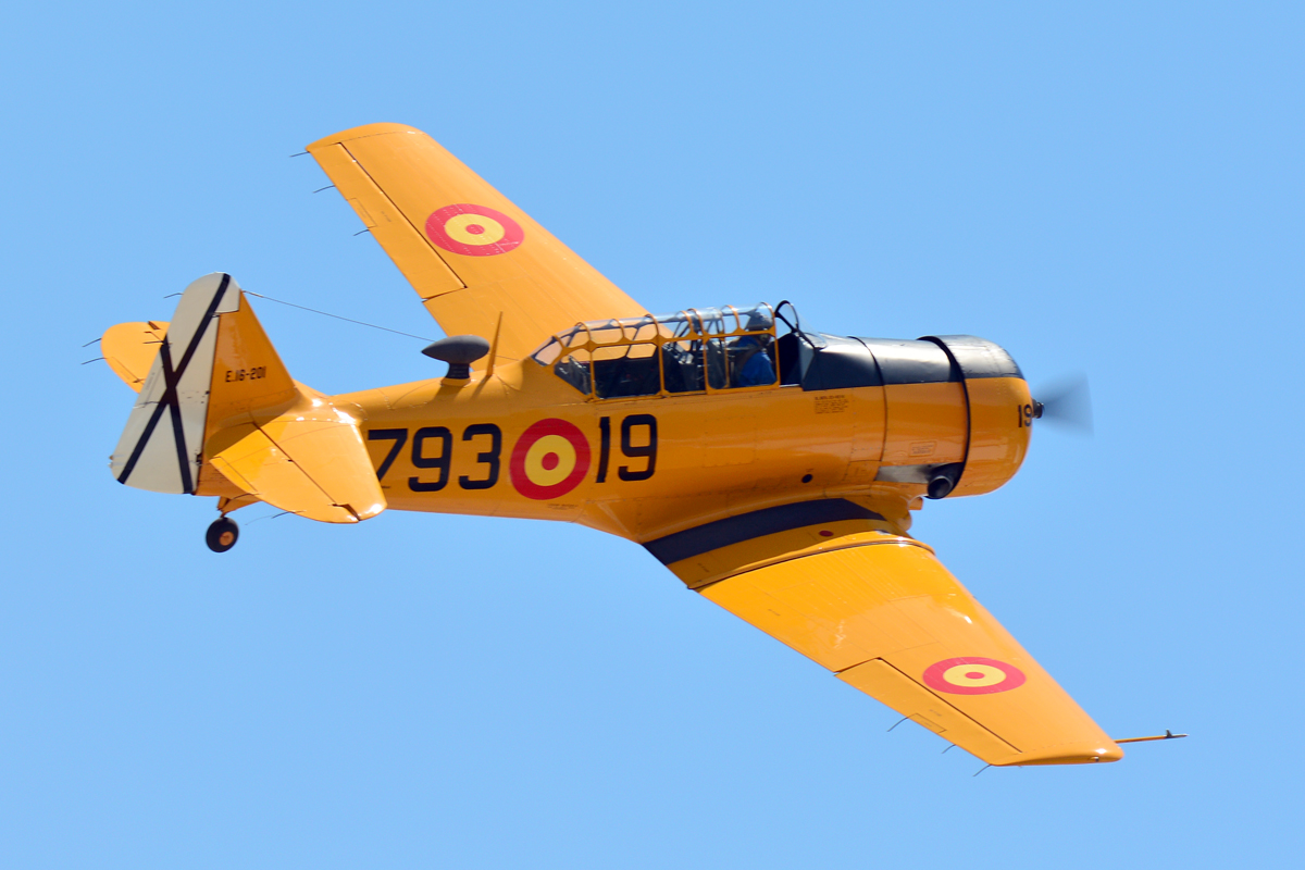 EC-DUN · North American T-6G Texan · (LECU / LEVS)