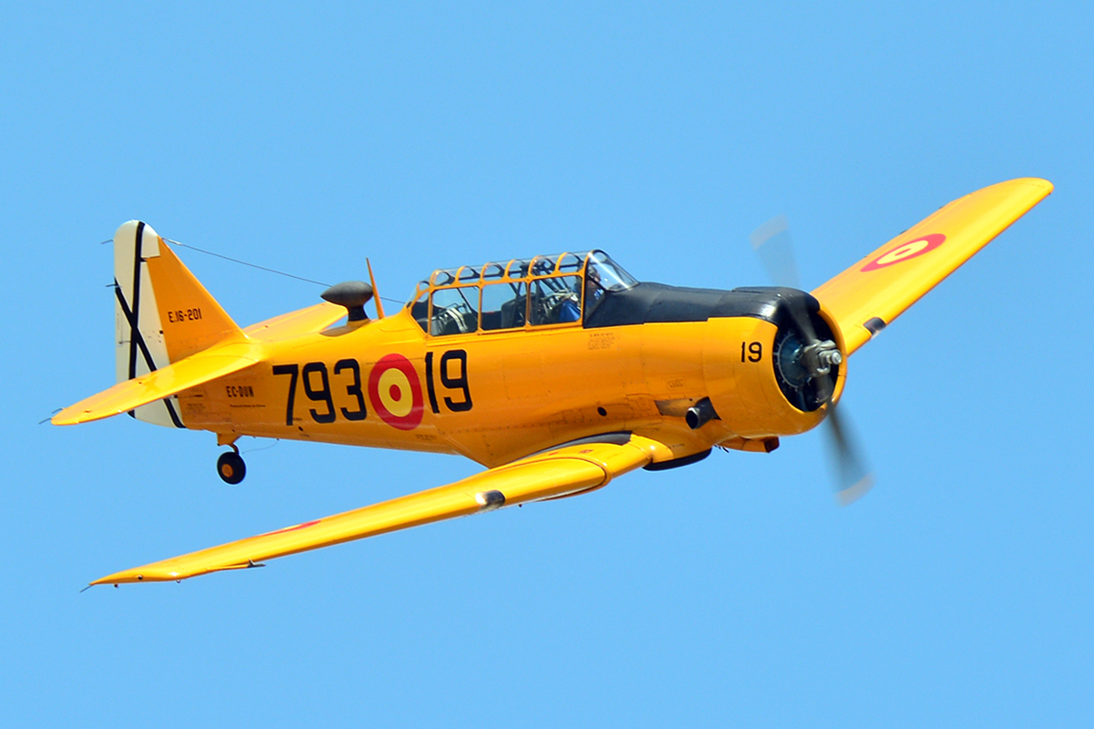EC-DUN · North American T-6G Texan · (LECU / LEVS)