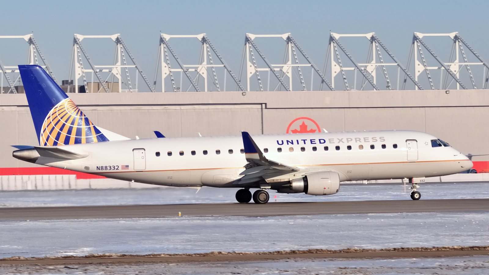 N88332 (17000531) Embraer 170-200LR