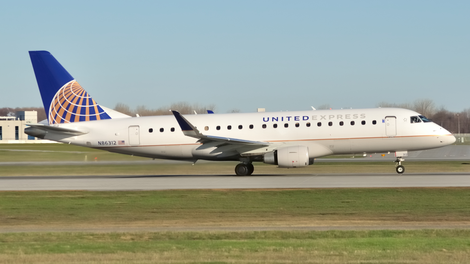N86312 · Embraer 170-200LR · (YUL / CYUL)