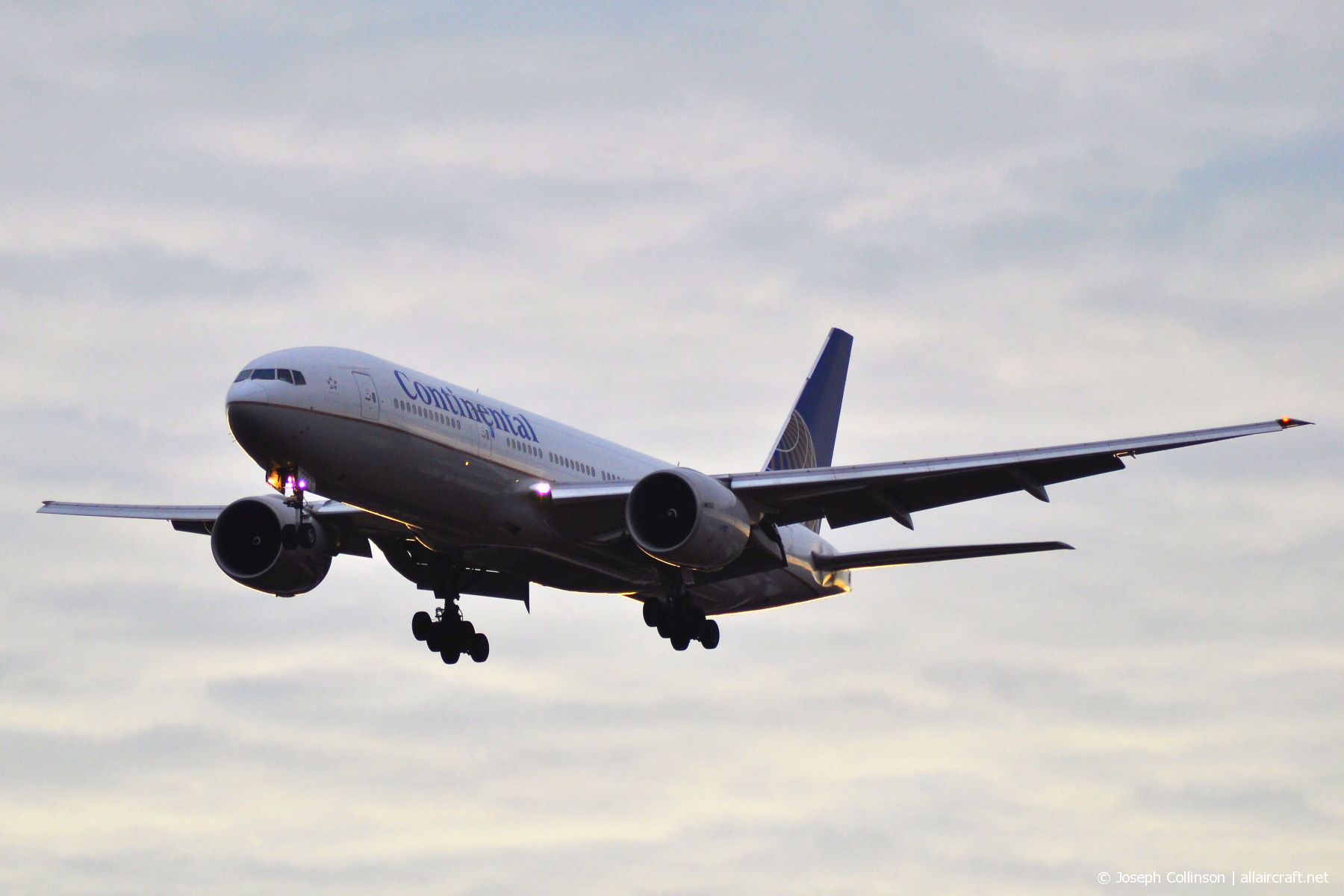 N27015 (28678) 2000 Boeing 777-224ER