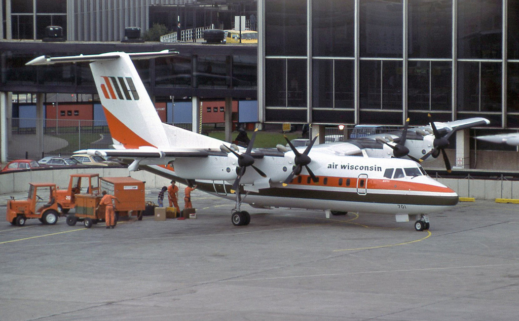 N890S (cn 00013) DHC-7-102 Dash 7