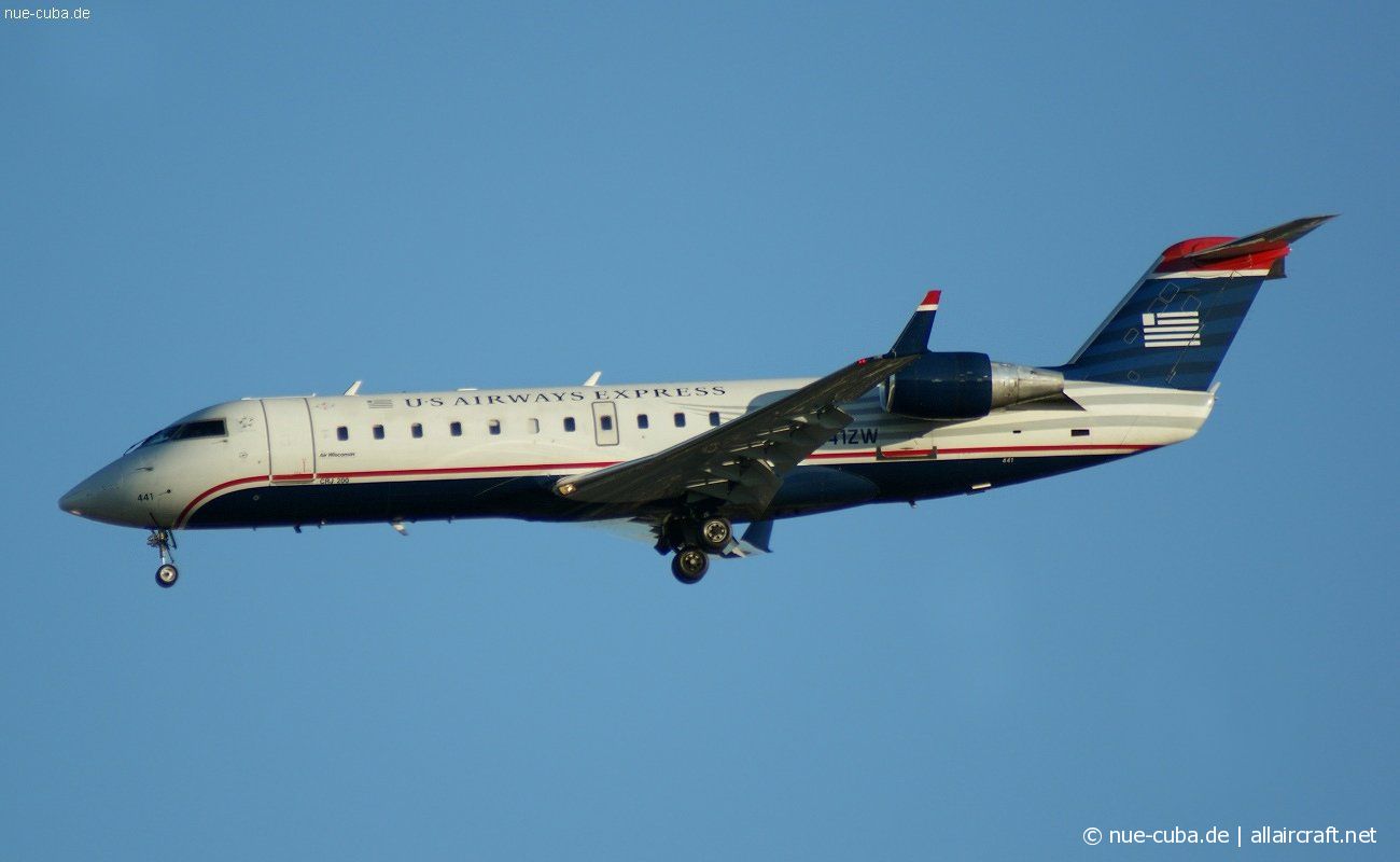 N441ZW (7777) 2003 Bombardier CRJ-200LR