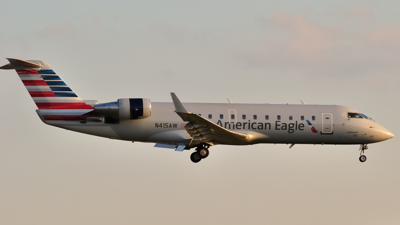 N415AW (cn 7593) Bombardier CRJ200LR