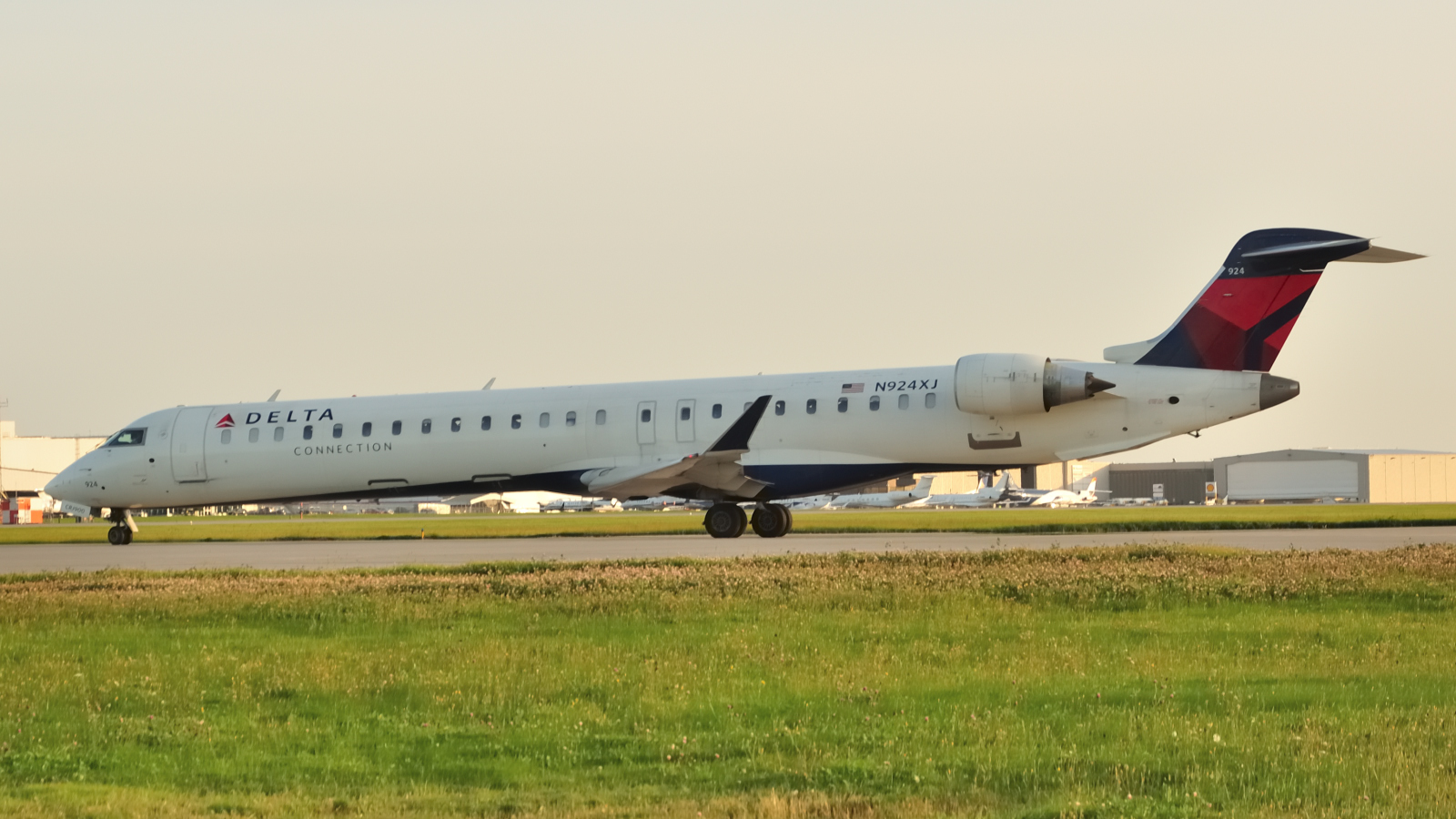 N924XJ · Bombardier CRJ-900ER · (YUL / CYUL)