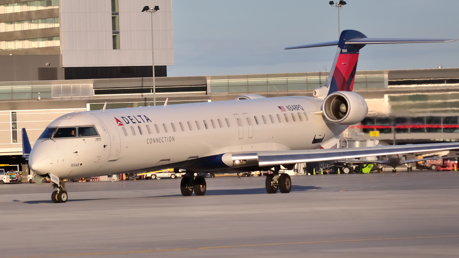 N348PQ · Bombardier CRJ-900LR · (YUL / CYUL)