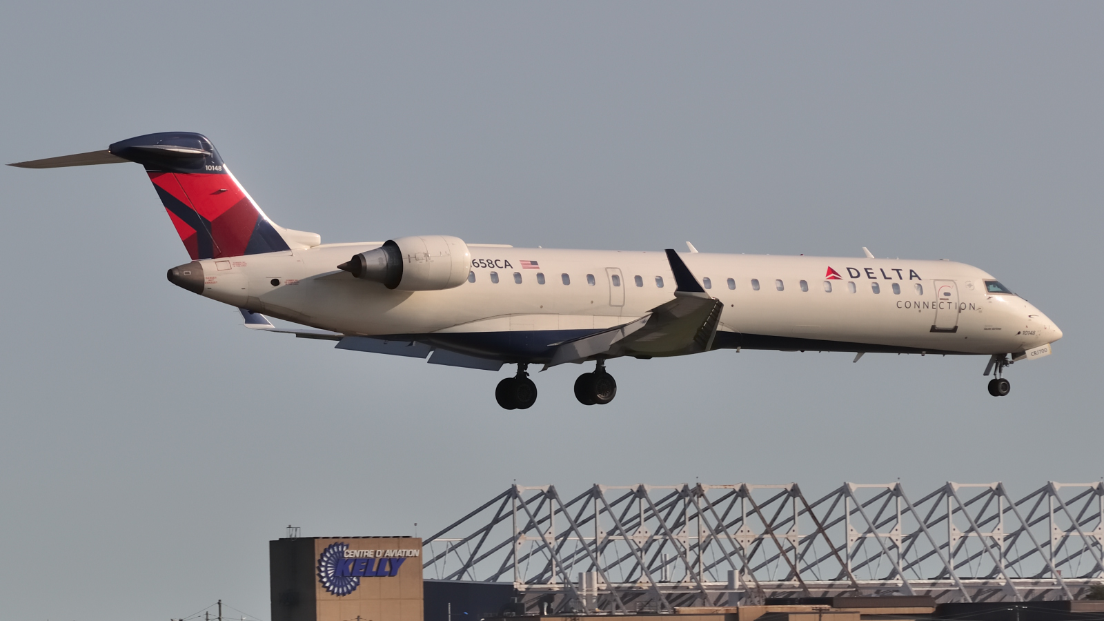 N658CA · Bombardier CRJ-701 · (YUL / CYUL)