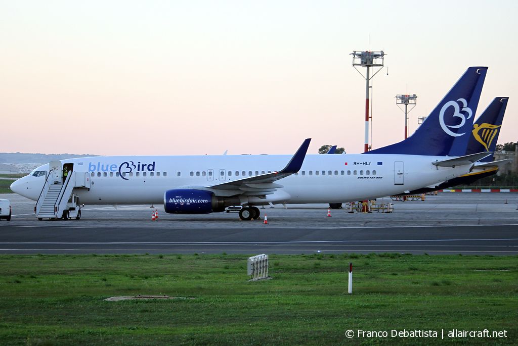 9H-HLY (30477) 2001 Boeing 737-85F(WL)