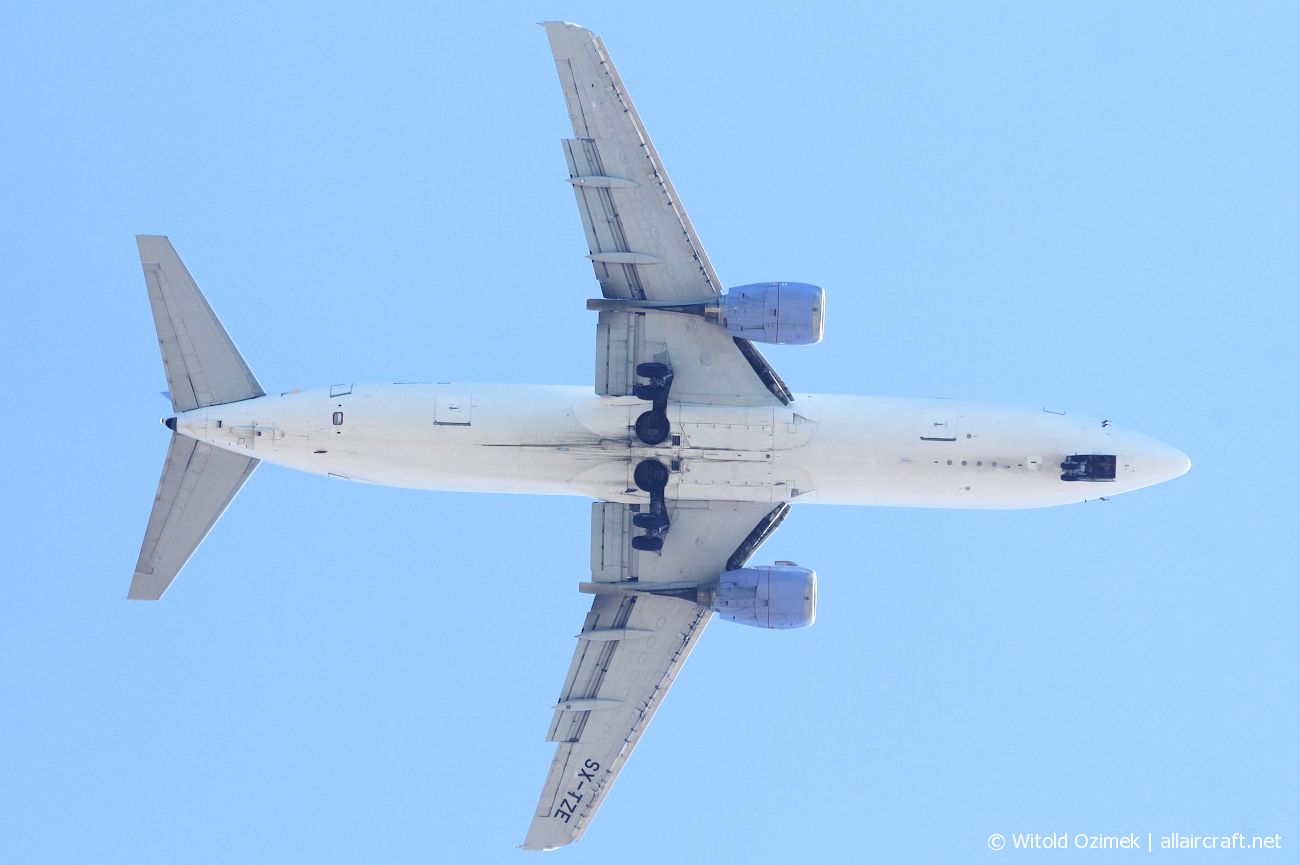SX-TZE (cn 27632) Boeing 737-48E