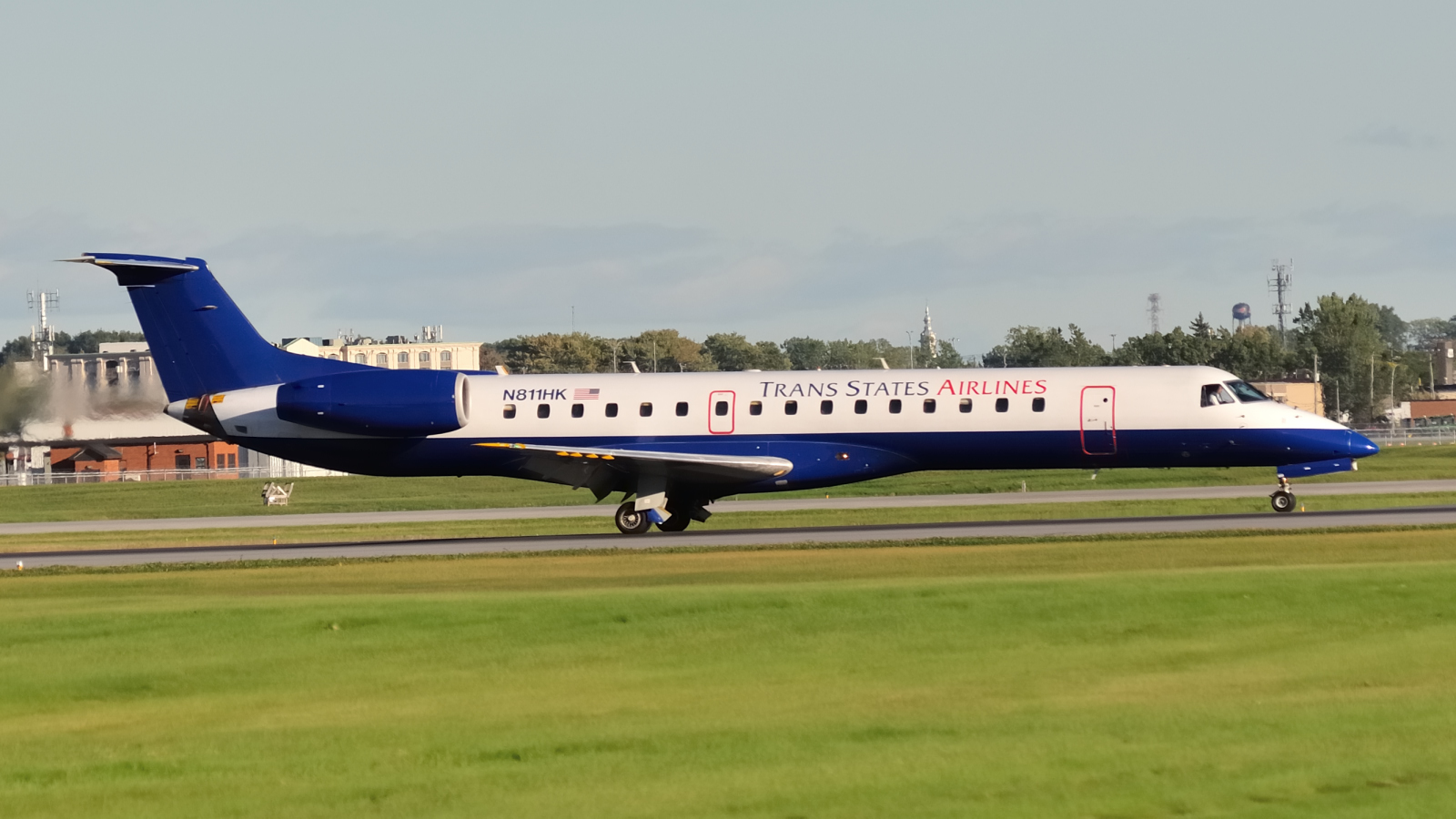 N811HK · Embraer ERJ-145LR · (YUL / CYUL)
