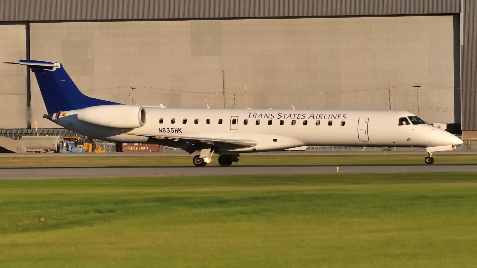 N835HK · Embraer ERJ-145LR · (YUL / CYUL)