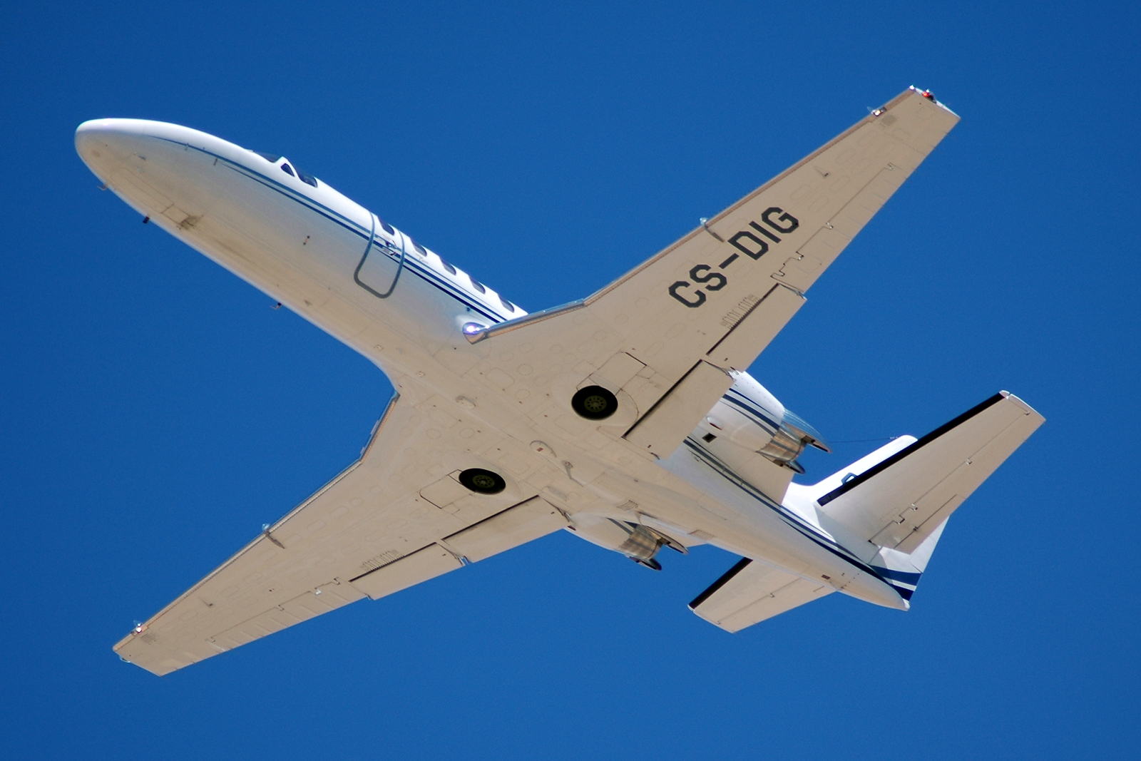 CS-DIG · Cessna 560 Citation Encore · (FAO / LPFR)