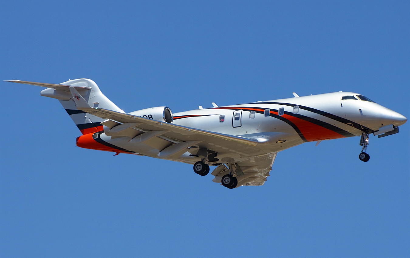 PR-ADB · Bombardier BD-100-1A10 Challenger 300 · (LPA / GCLP)