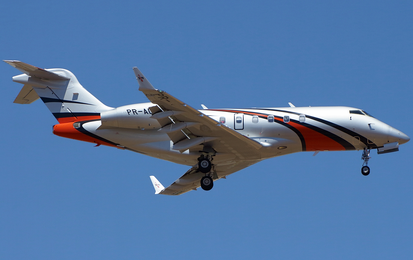 PR-ADB · Bombardier BD-100-1A10 Challenger 300 · (LPA / GCLP)