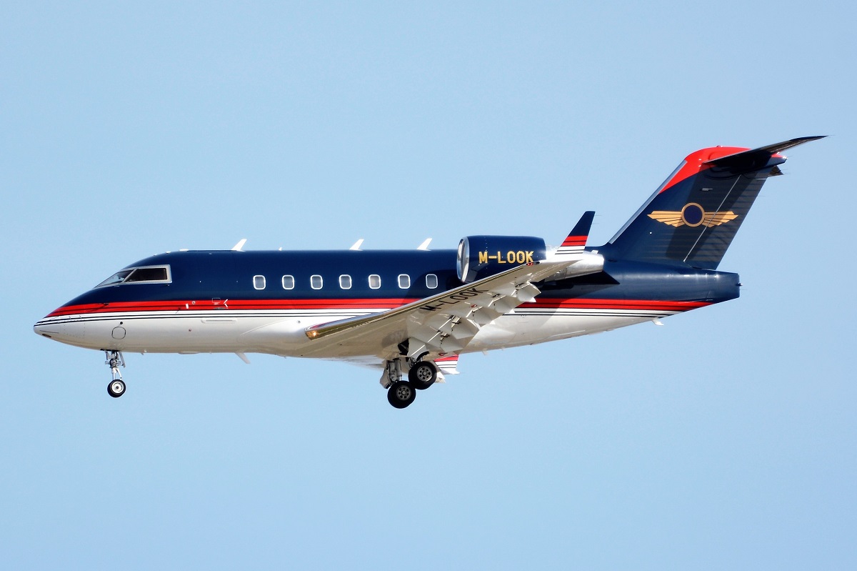 M-LOOK · Bombardier CL-600-2B16 Challenger 604 · (IBZ / LEIB)