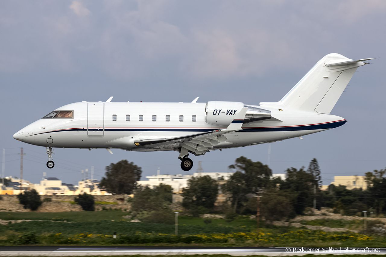 OY-VAY (5889) 2011 Bombardier Challenger 605