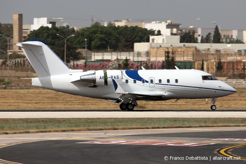 A6-RAS (5583) Bombardier CL-600-2B16 Challenger 604