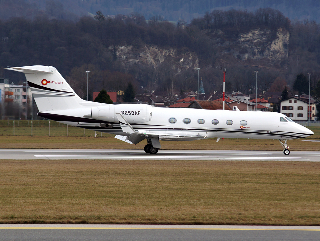 N250AF · Gulfstream Aerospace G450 · (SZG / LOWS)