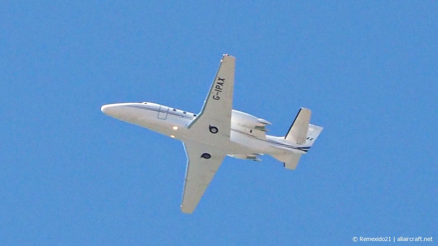 G-IPAX · Cessna 560XL Citation Excel · (FAO / LPFR)