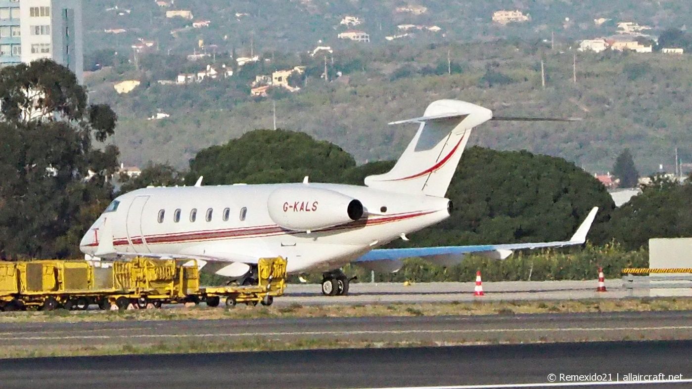 G-KALS · Bombardier BD-100-1A10 Challenger 300 · (FAO / LPFR)