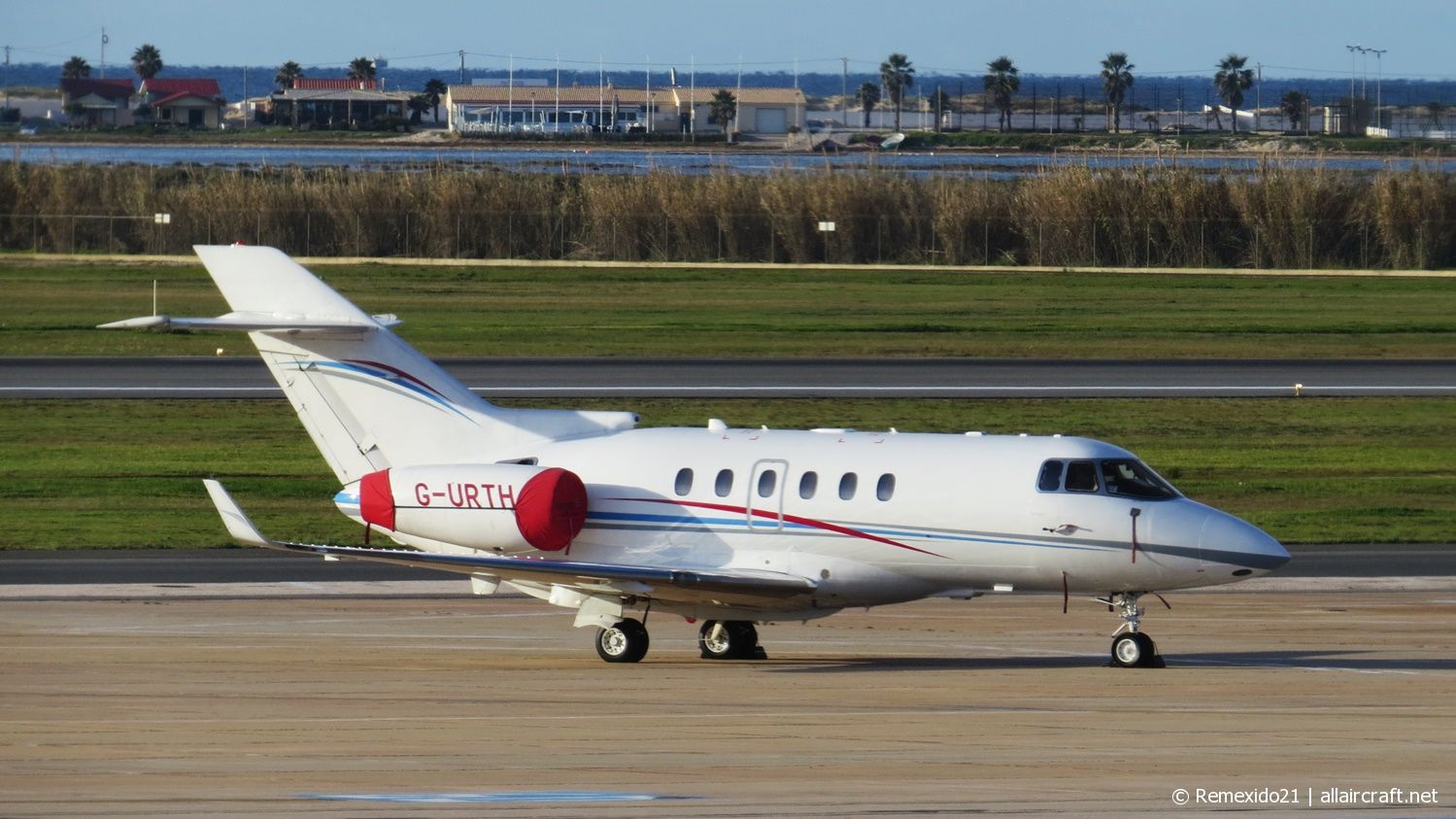 G-URTH (cn HA-0143) Hawker Beechcraft 900XP