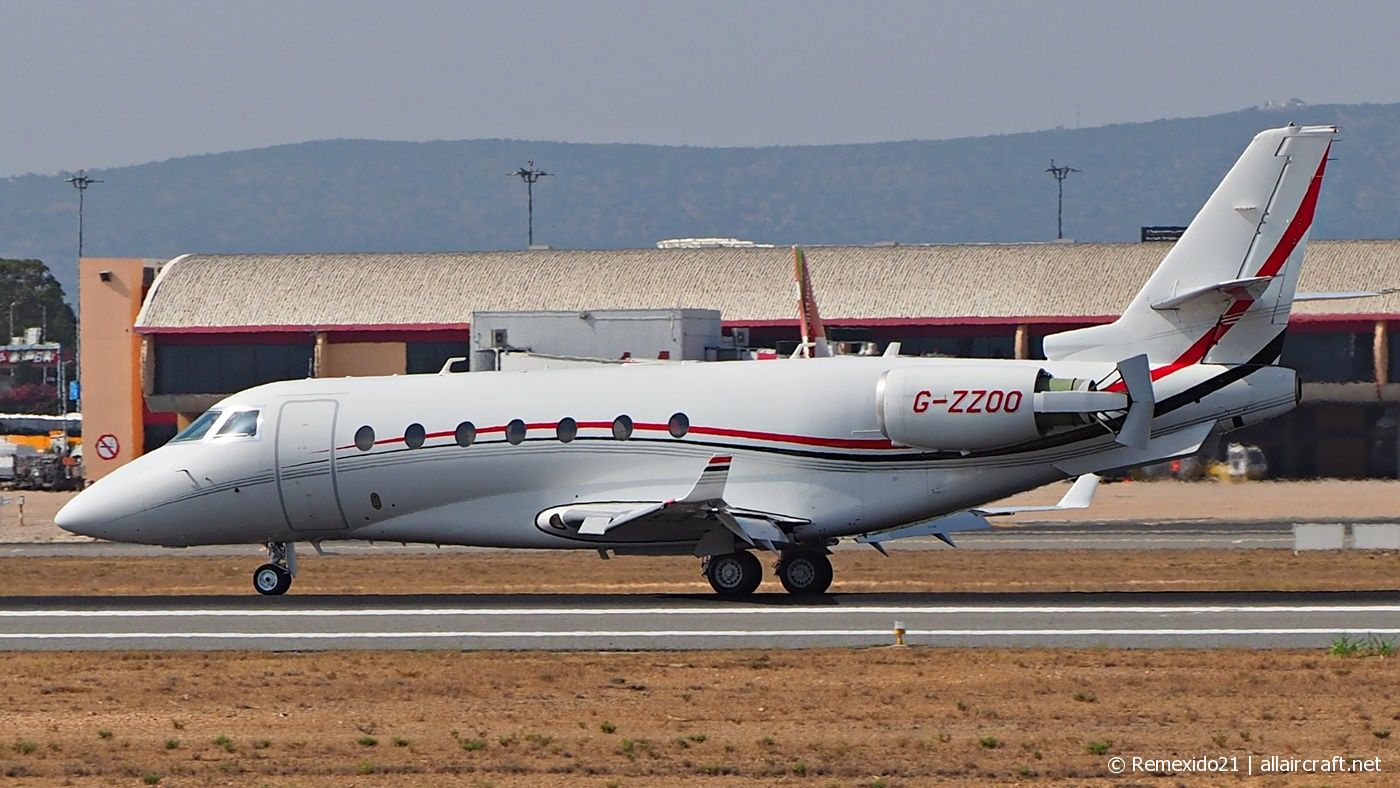 G-ZZOO · Gulfstream G200 · (FAO / LPFR)