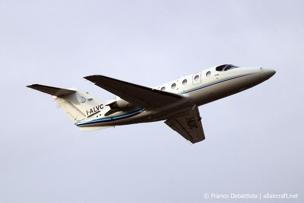 I-ALVC · Raytheon 400A Beechjet · (MLA / LMML)