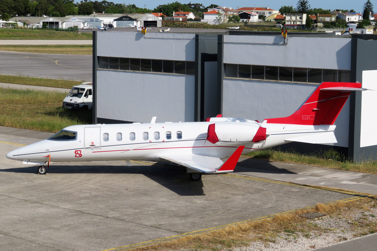 N77CJ · Bombardier Learjet 40 · (LPCS)