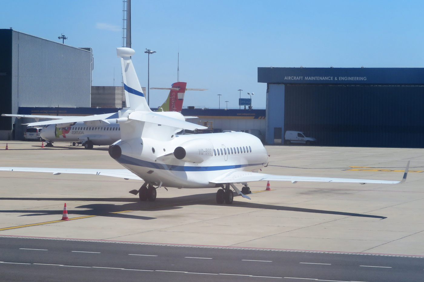 VQ-BGG · Dassault Falcon 7X · (LIS / LPPT)