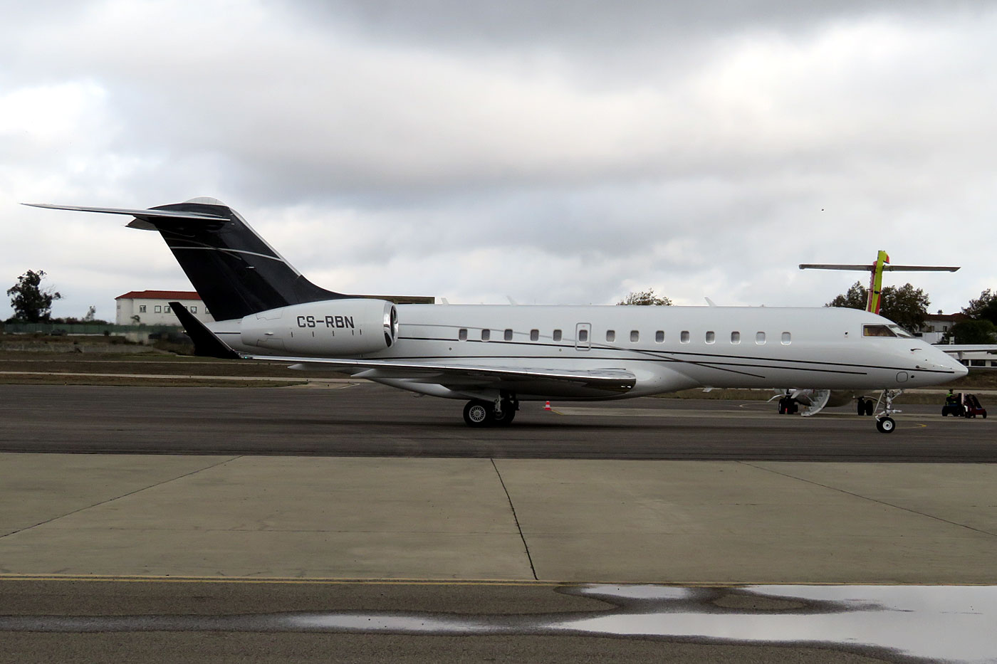 CS-RBN · Bombardier BD-700-1A10 Global Express · (LPCS)