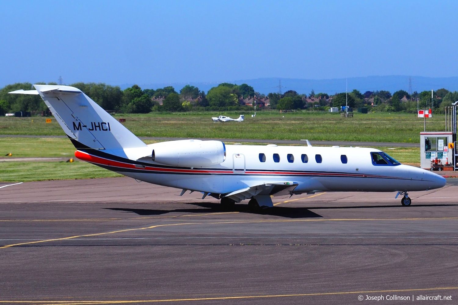 M-JHCI · Cessna 525C CitationJet CJ4 · (GLO / EGBJ)