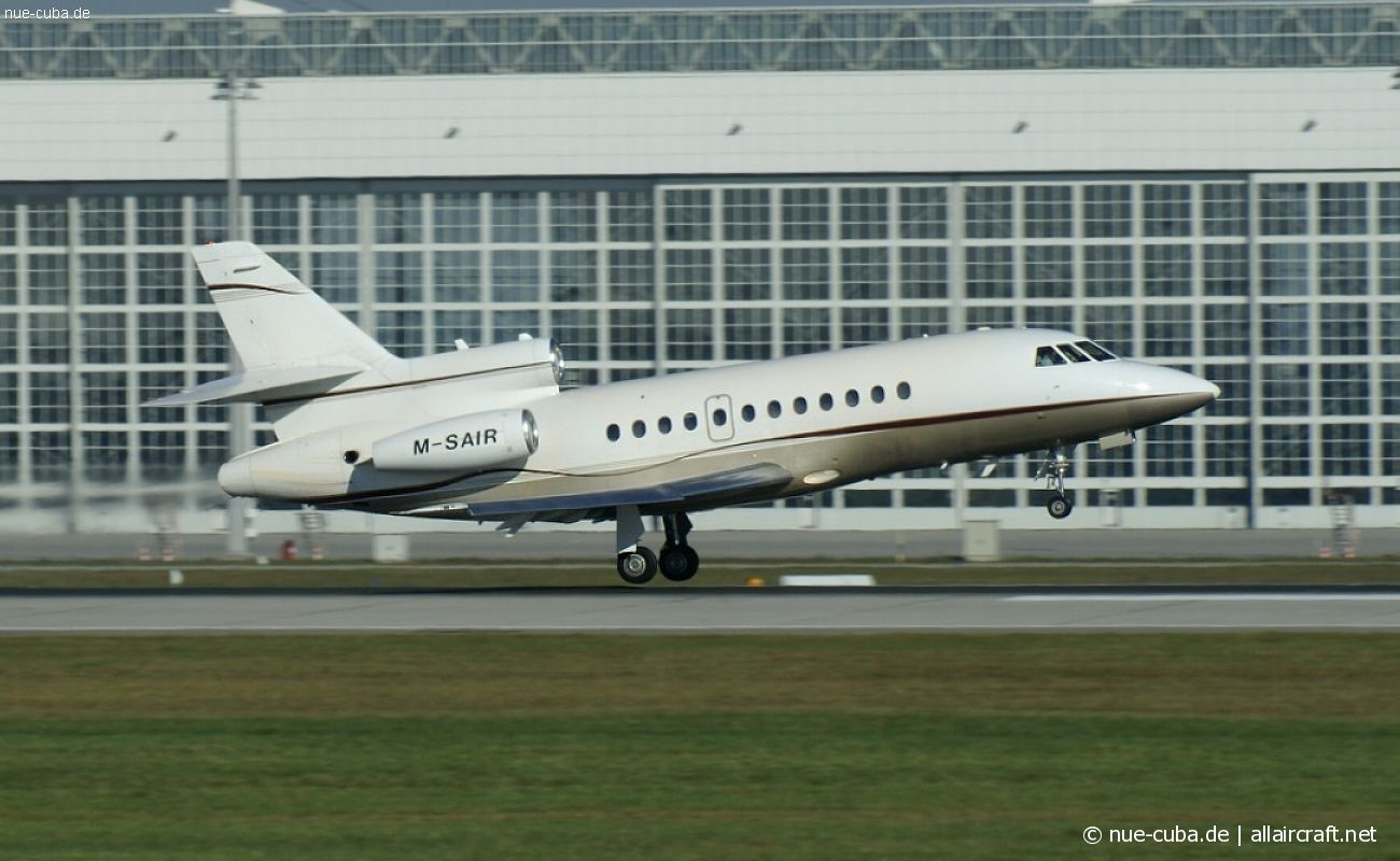M-SAIR (141) 1995 Dassault Falcon 900B